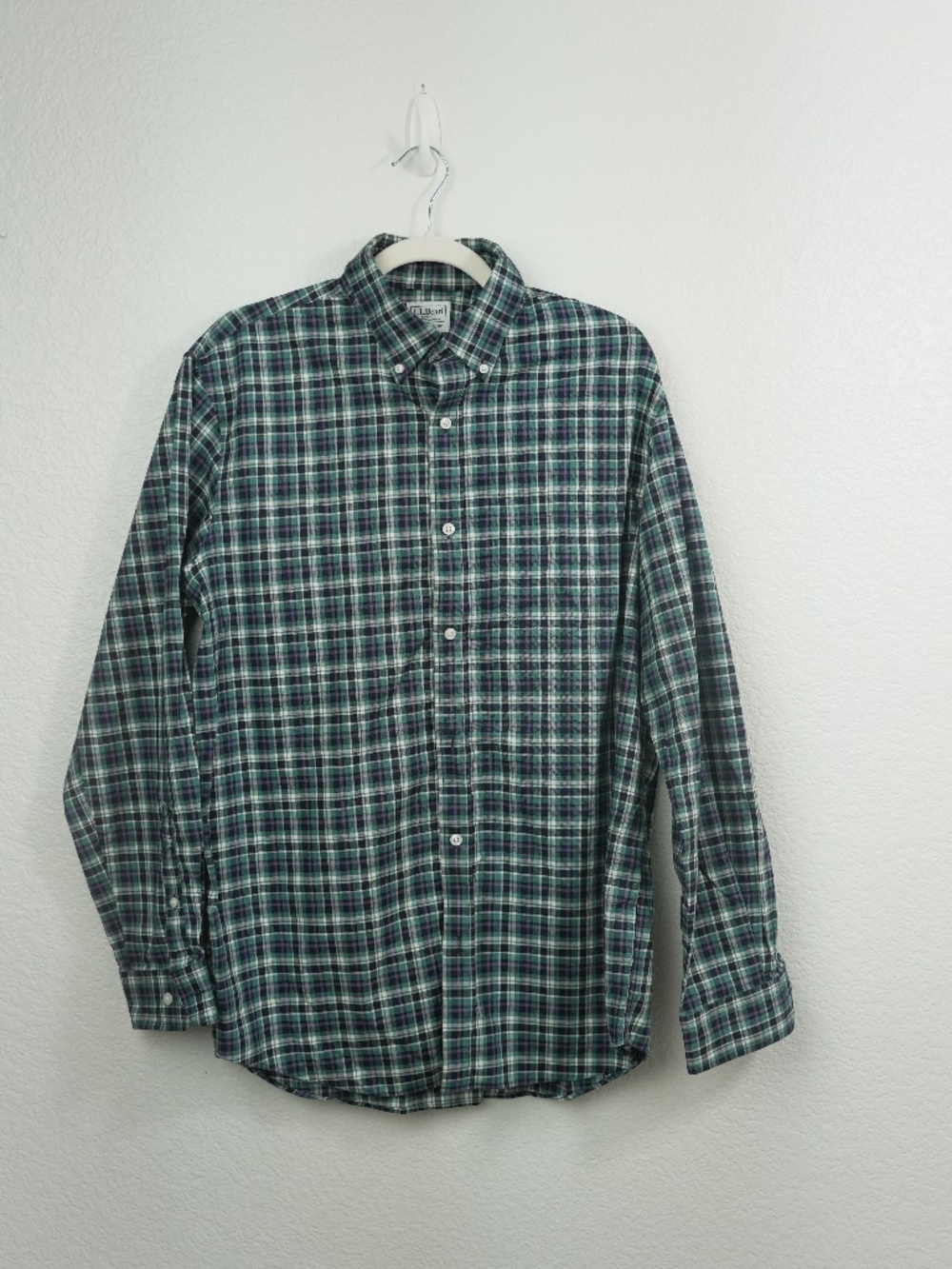 L.L.Bean Men’s Plaid Button Down Shirt Size M Green Blue Traditional Fit Cotton